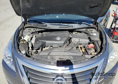 2015 Nissan Altima 2.5 z USA, uszkodzony, nr VIN 1N4AL3AP8FN317518